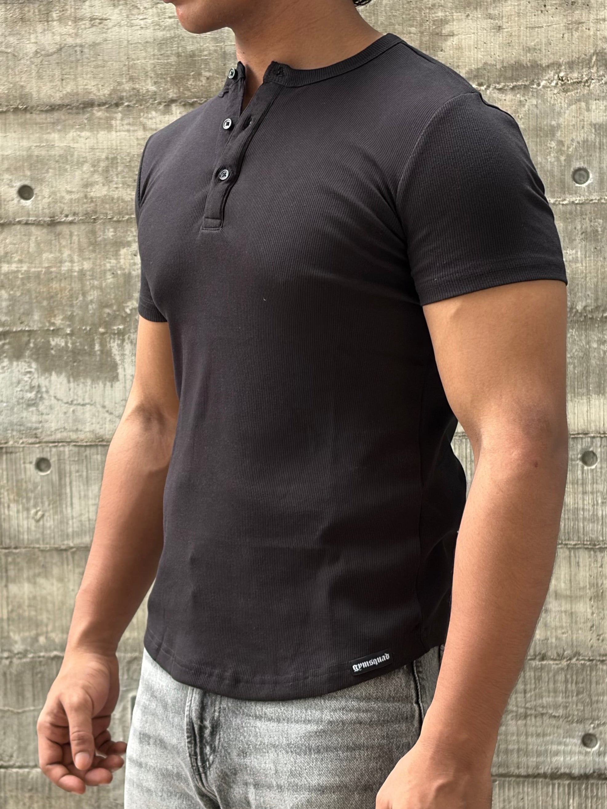 Henley - Black