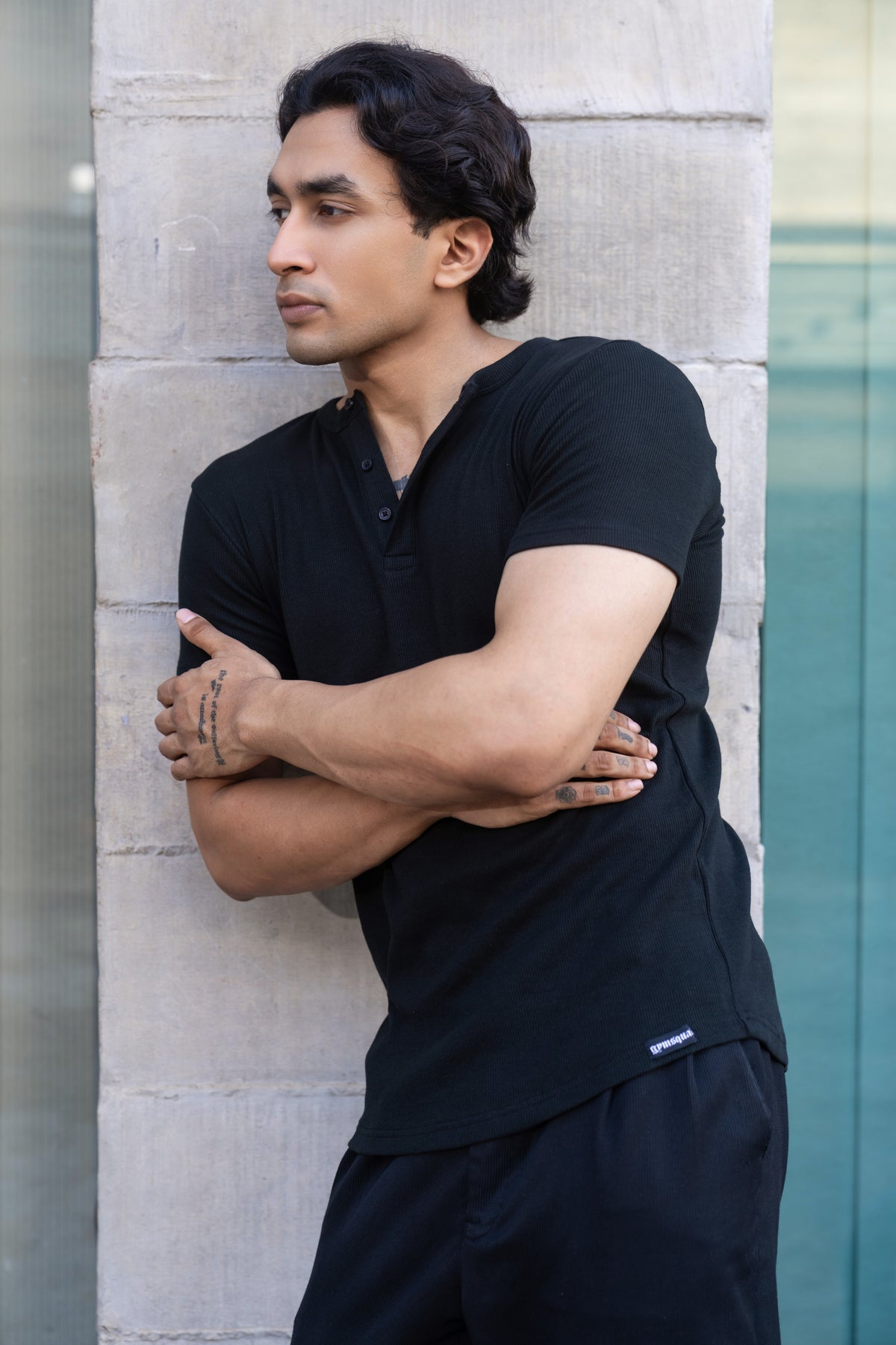 Henley - Black